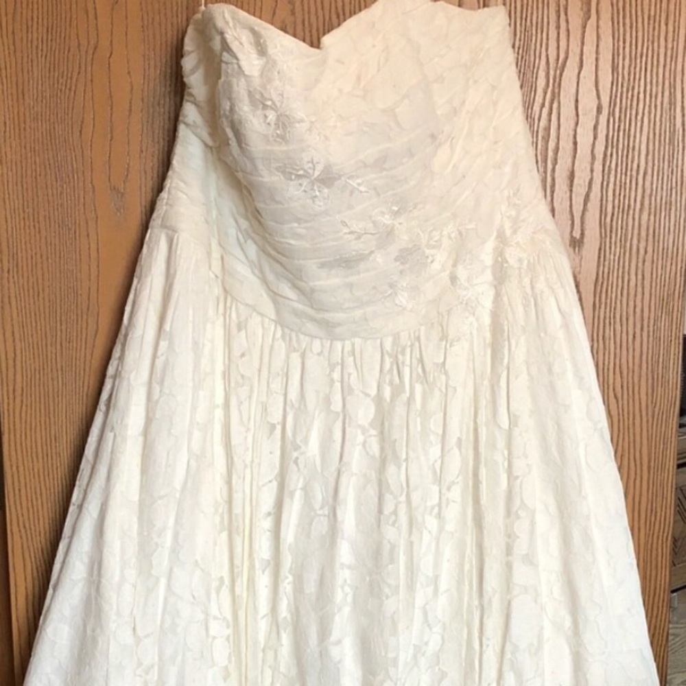 Galina wedding dress size 20W.